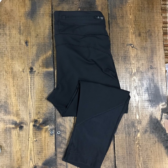 Lolë Run Capri - Picture 10 of 12